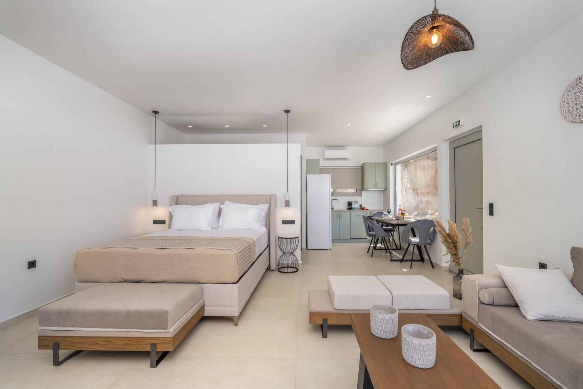 Mellamare Luxury Suites Athánion Екстериор снимка