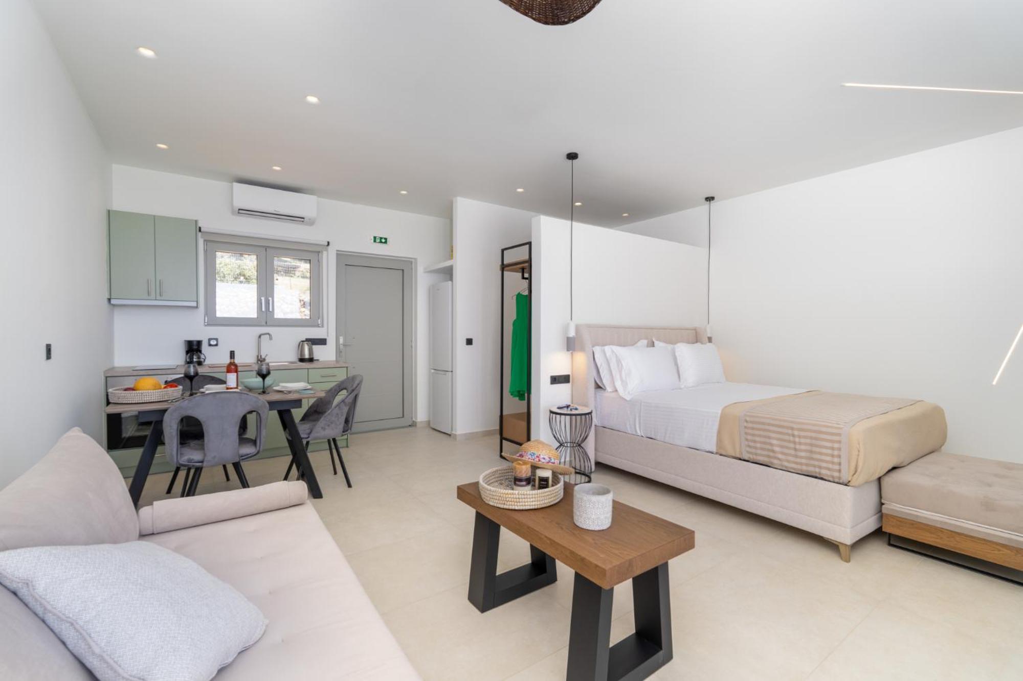 Mellamare Luxury Suites Athánion Екстериор снимка