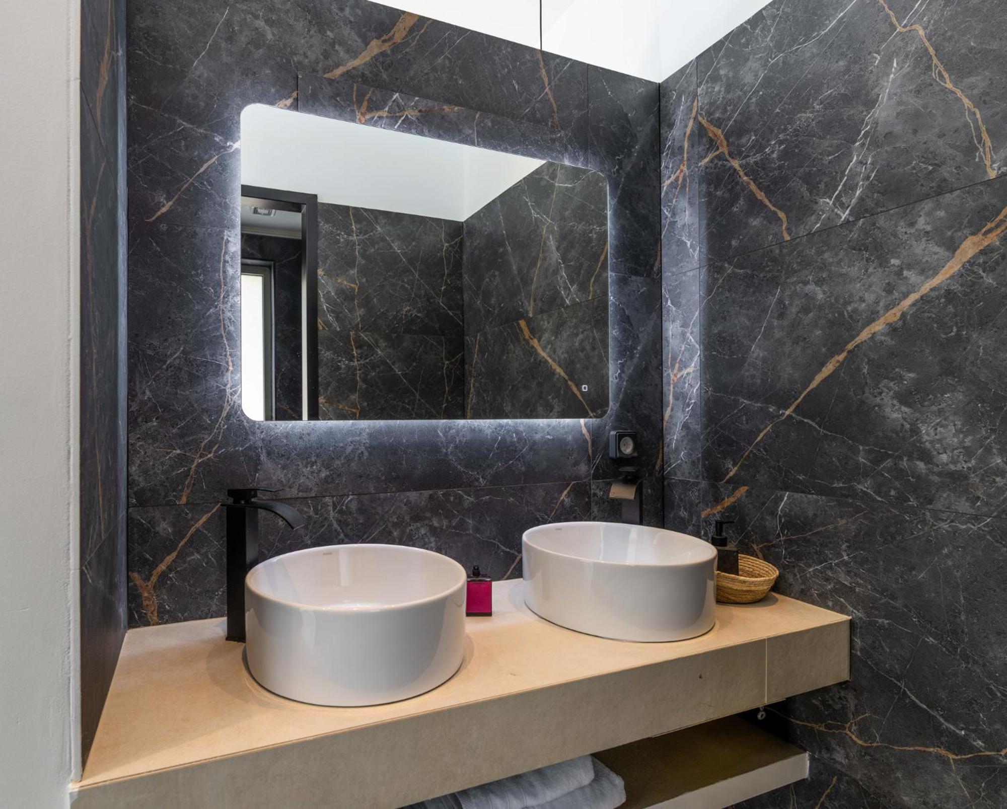 Mellamare Luxury Suites Athánion Екстериор снимка