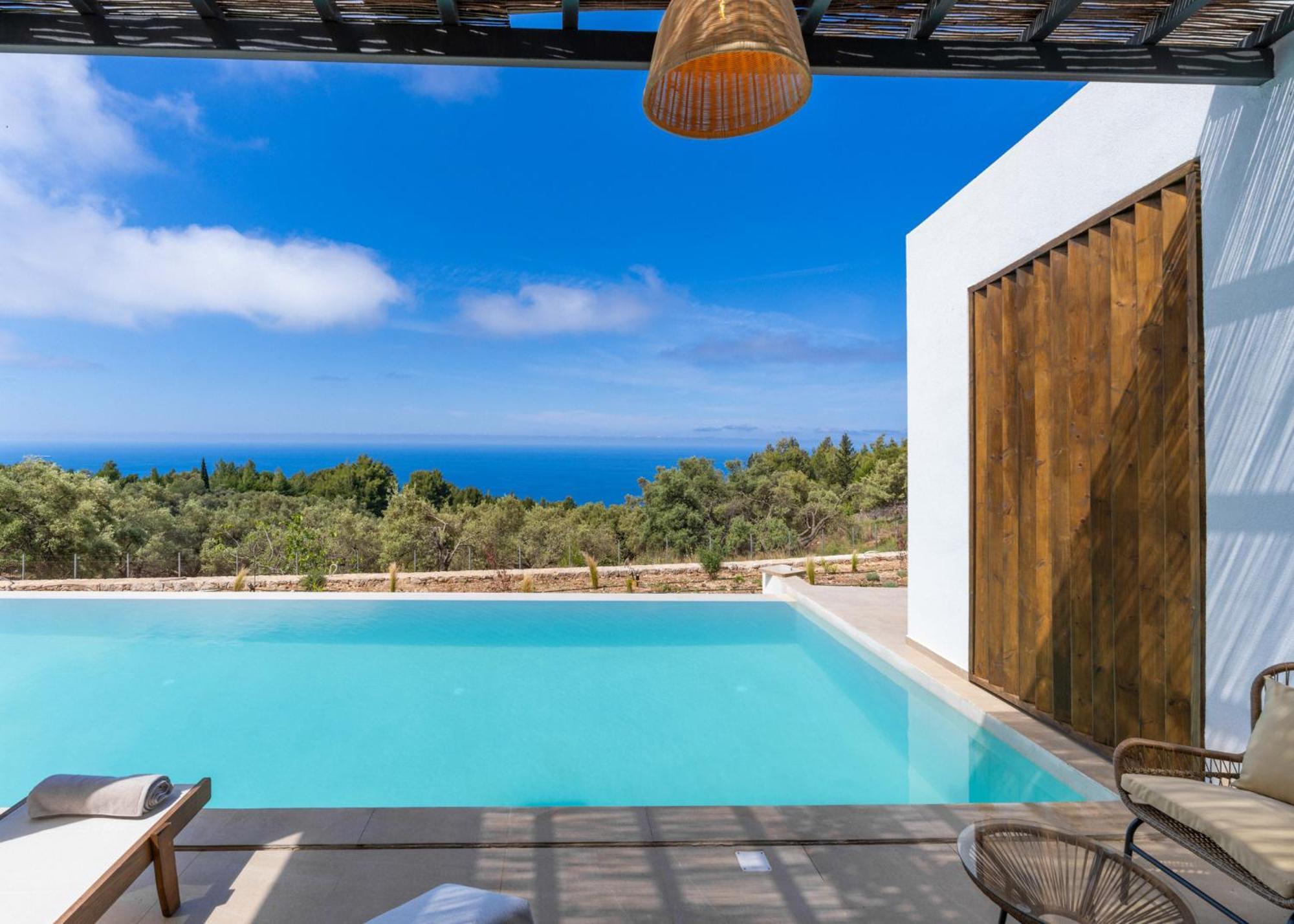 Mellamare Luxury Suites Athánion Екстериор снимка